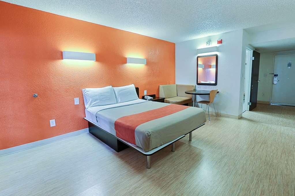 Motel 6-Addison, Tx - Dallas 객실 사진