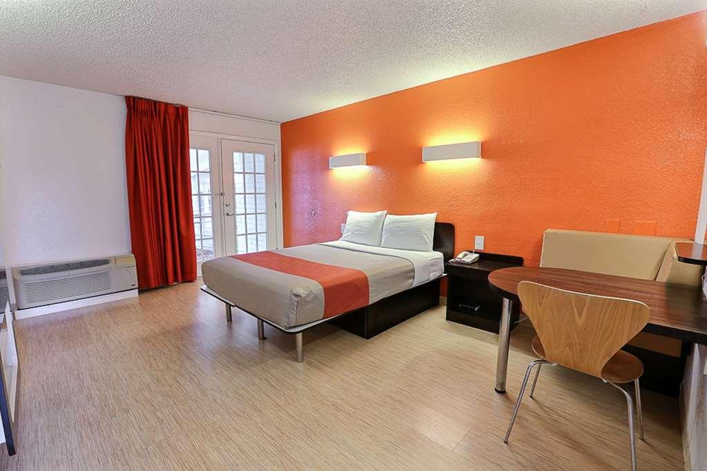Motel 6-Addison, Tx - Dallas 객실 사진