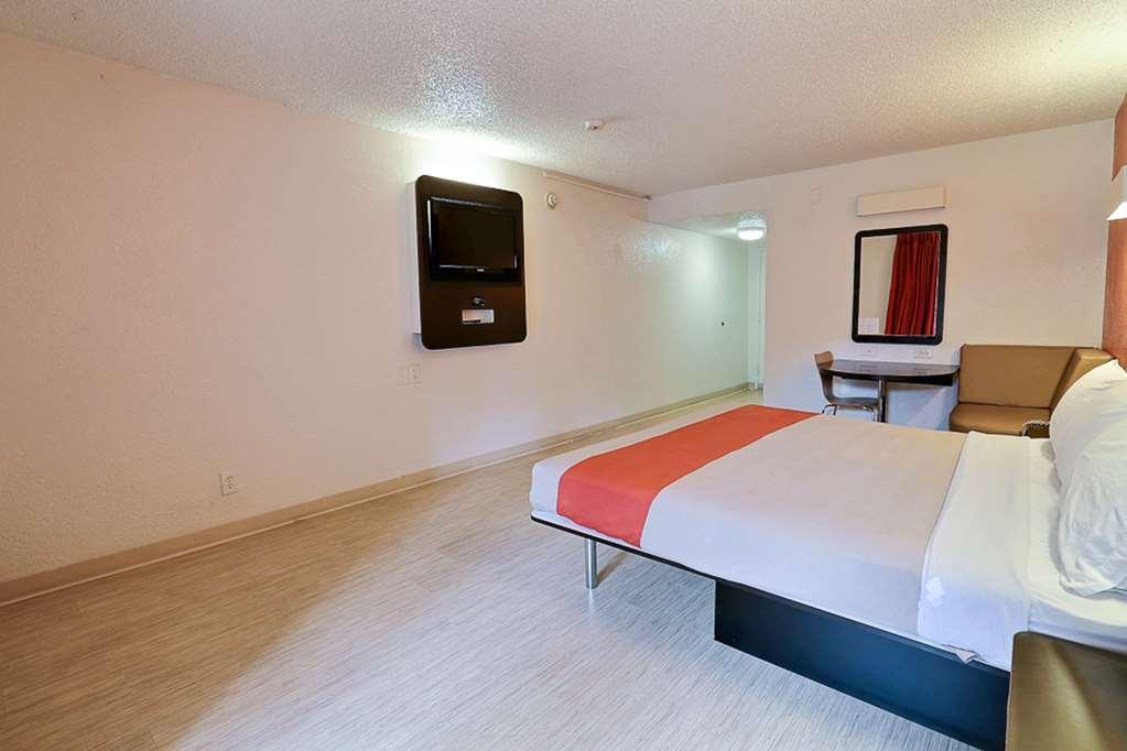Motel 6-Addison, Tx - Dallas 객실 사진
