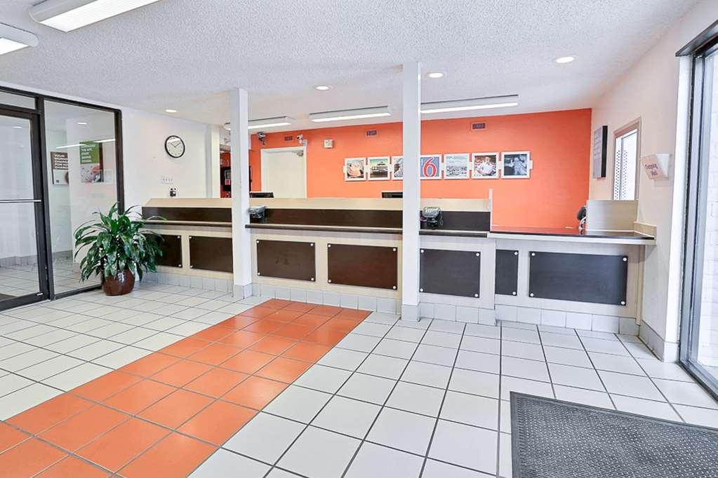 Motel 6-Addison, Tx - Dallas 내부 사진