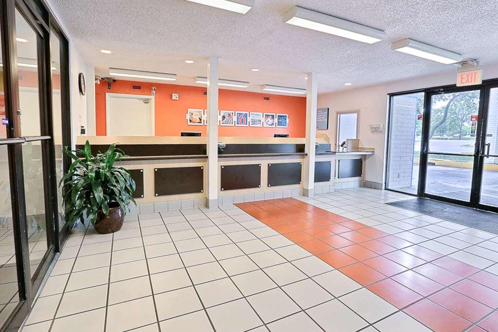 Motel 6-Addison, Tx - Dallas 내부 사진