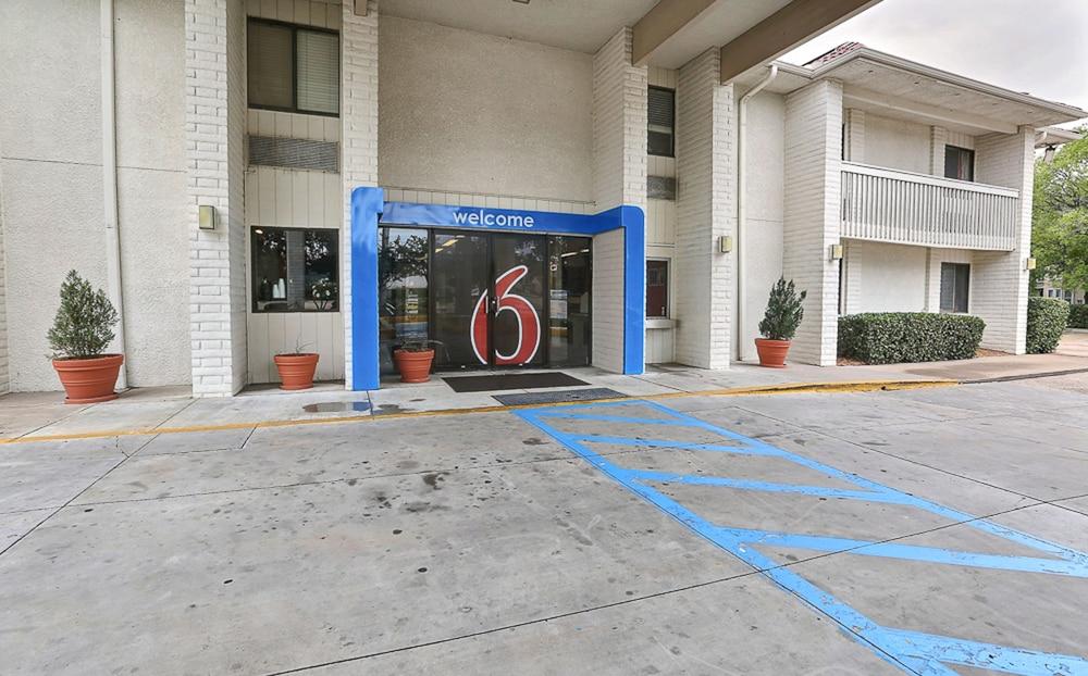 Motel 6-Addison, Tx - Dallas 외부 사진